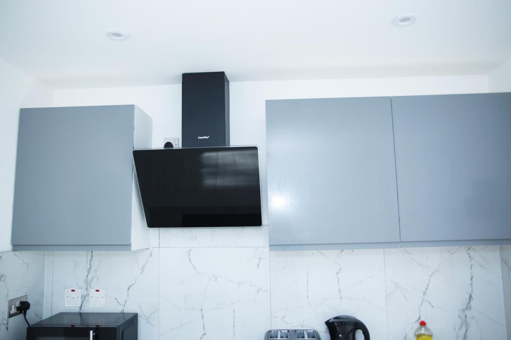 Central Harrow Cozy Apartment With Free Parking Harrow on the Hill エクステリア 写真